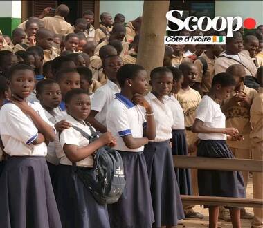 Tension à l’école : une pétition qui fait craindre un séisme.Des élèves de Côte d’Ivoire lancent une pétition pour conserver leurs coiffures à l’école.