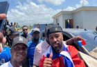 Les jeunes en Haïti qui donnent des conseils à Nazon pour qu'il explique à Placide comment être gardien de but.Qu'est ce qu'ils ont dit sur Placide?