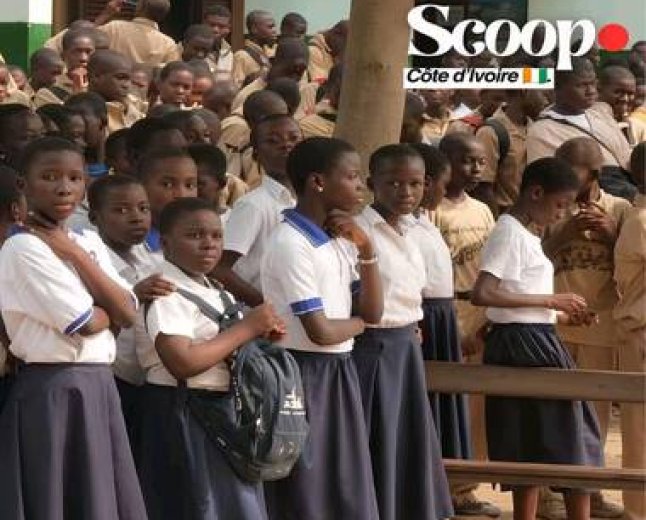 Tension à l’école : une pétition qui fait craindre un séisme.Des élèves de Côte d’Ivoire lancent une pétition pour conserver leurs coiffures à l’école.
