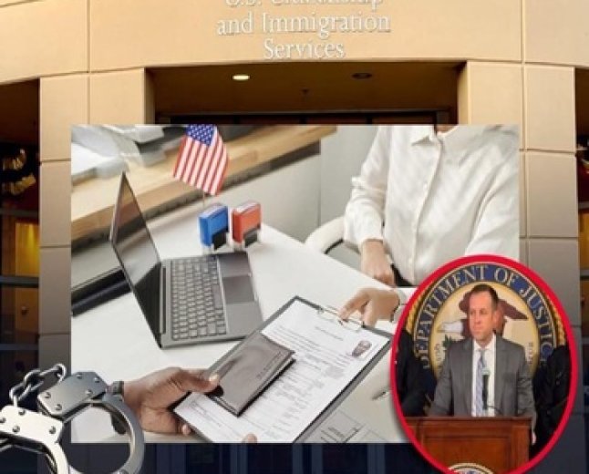 Un ancien agent de l’USCIS aurait-il vraiment approuver des gens  pour de l'argent ?