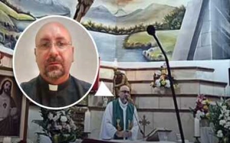 Équateur : un crucifix géant tombe sur un prêtre en pleine messe, le drame filmé en direct