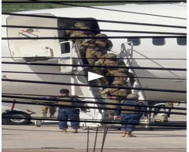 Encore une forte quantité de troupes de l'Armée salvadorienne débarquent à l'aéroport international Toussaint Louverture