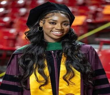 Mystère et fierté : la revanche universitaire d’une héritière politique , Michaëlle Aristide soutient sa thèse de doctorat aux États‑Unis, Qui est Michaëlle Aristide ?