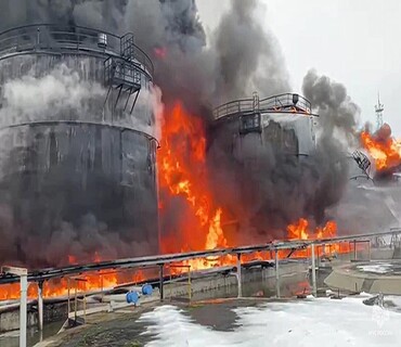 Feu infernal sur la mer Noire : Qui a allumé les réservoirs Pétrolière , une guerre qui ne cesse de s’intensifier