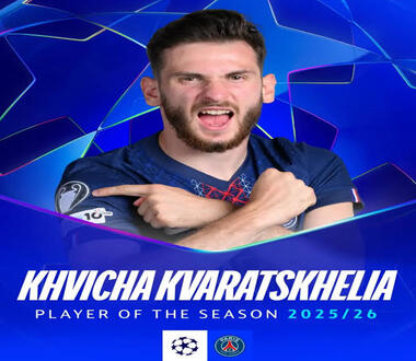 Surprise en C1 : Khvicha Kvaratskhelia a été sacré joueur de l’année de la Ligue des champions de l’UEFA pour la saison 2025/26. Qui est ce joueur ? Quels sont ses stats en C1?